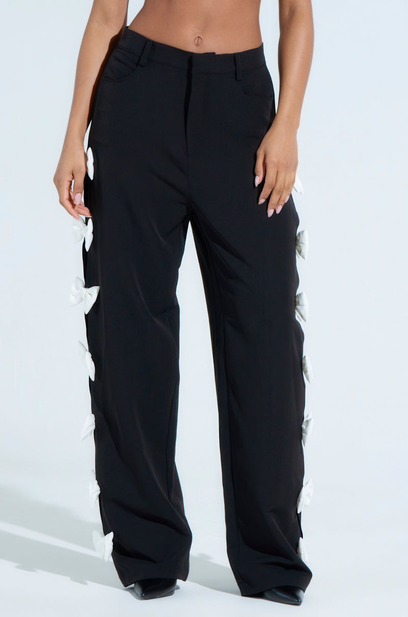 FEELING CUTE BOW DETAIL PANT