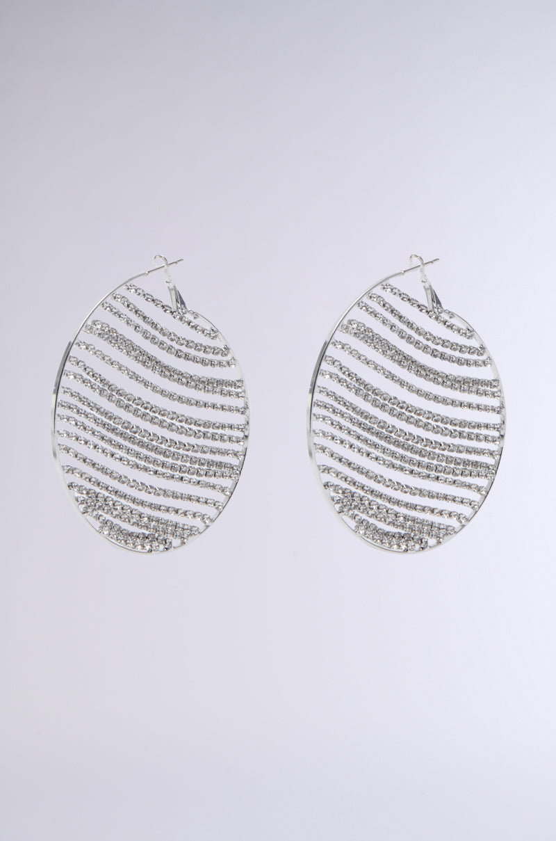MAIN MOMENT BLING HOOP EARRING