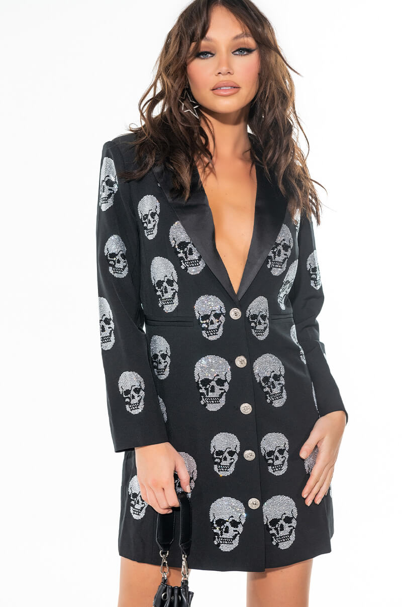 SERVING LOOKS IN THIS FASHION BLAZER WITH RHINESTONE SKULLS