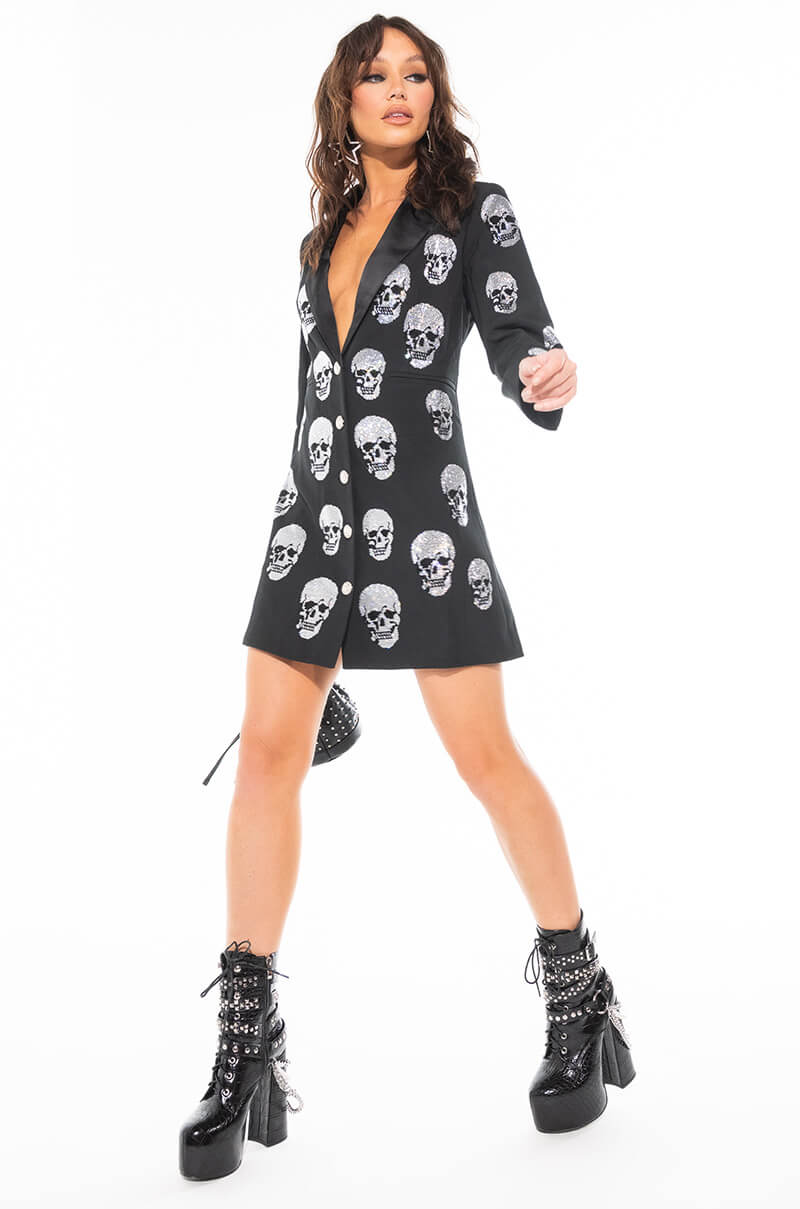 SERVING LOOKS IN THIS FASHION BLAZER WITH RHINESTONE SKULLS