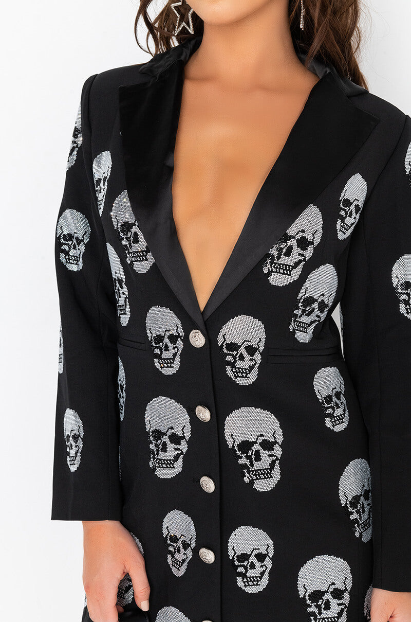 SERVING LOOKS IN THIS FASHION BLAZER WITH RHINESTONE SKULLS