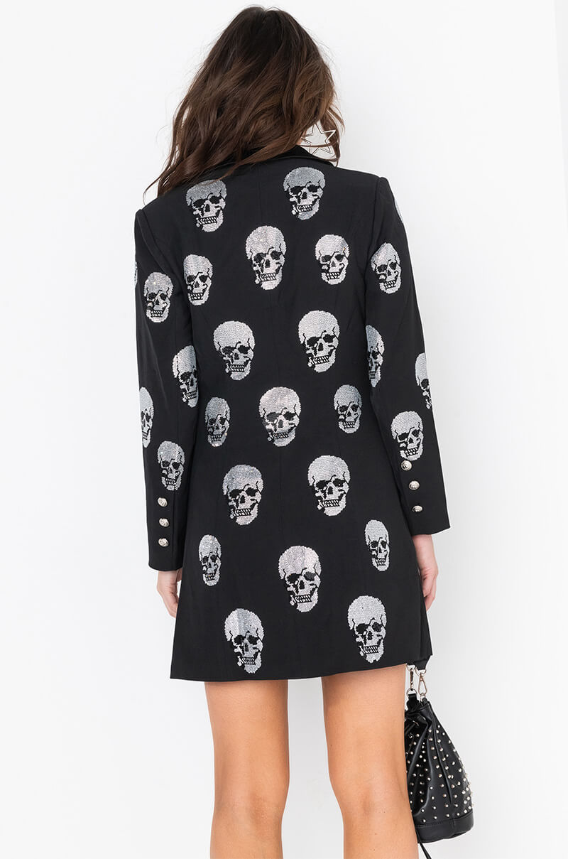 SERVING LOOKS IN THIS FASHION BLAZER WITH RHINESTONE SKULLS