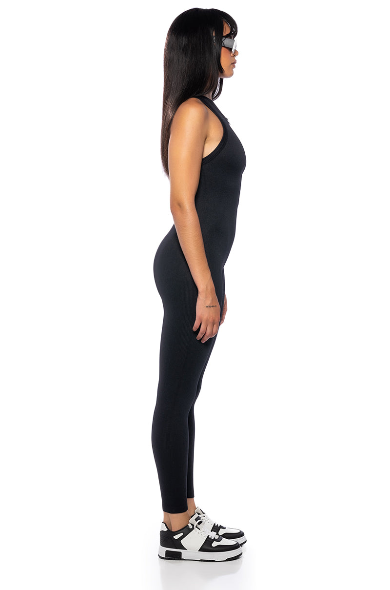 SLEEVELESS JUMPSUIT WITH ZIPPER