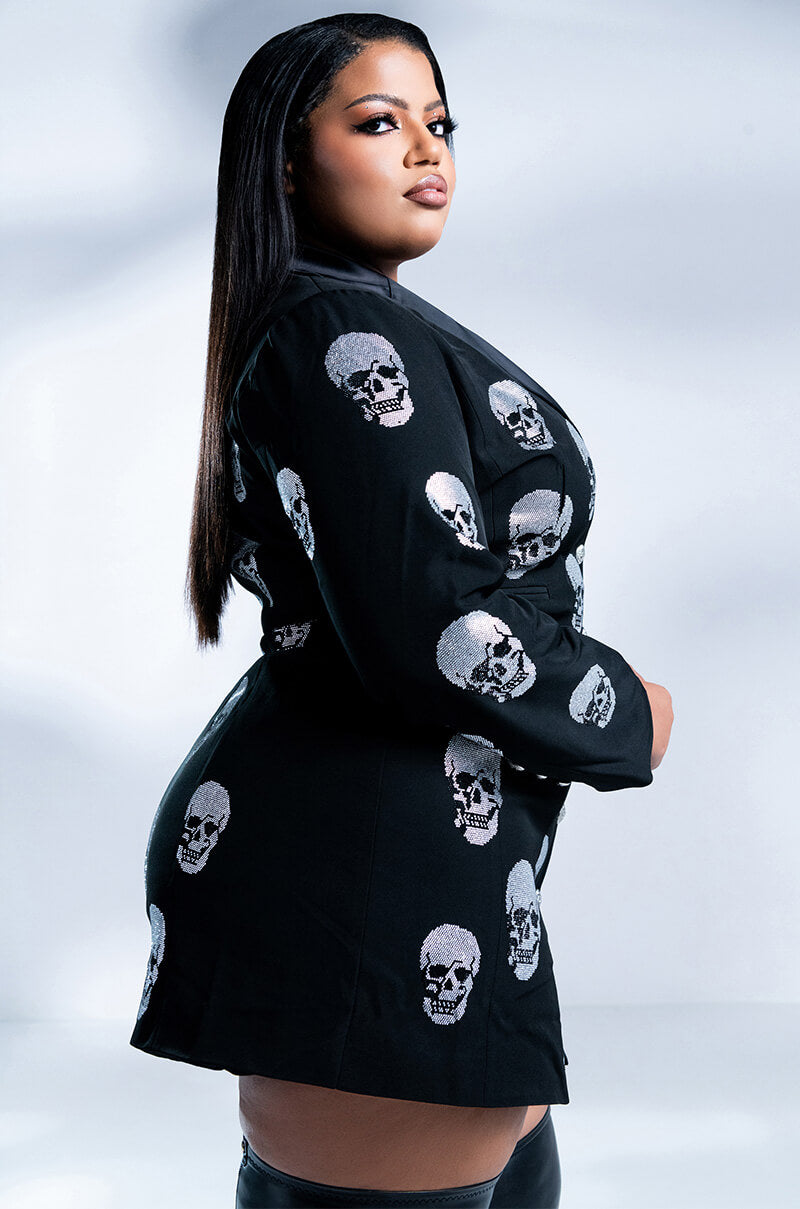 SERVING LOOKS IN THIS FASHION BLAZER WITH RHINESTONE SKULLS