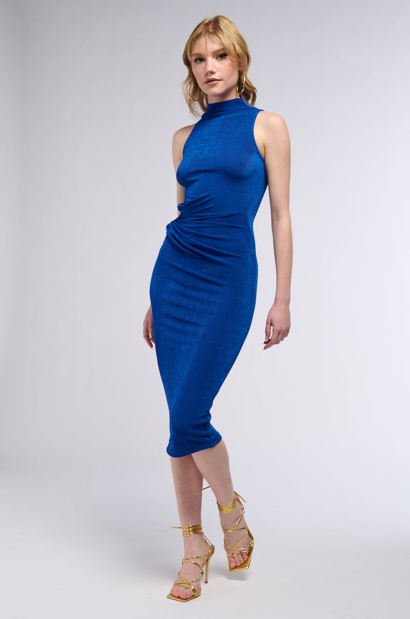 ARIANA RUCHED SLEEVELESS FUNNEL NECK MIDI DRESS IN BLUE