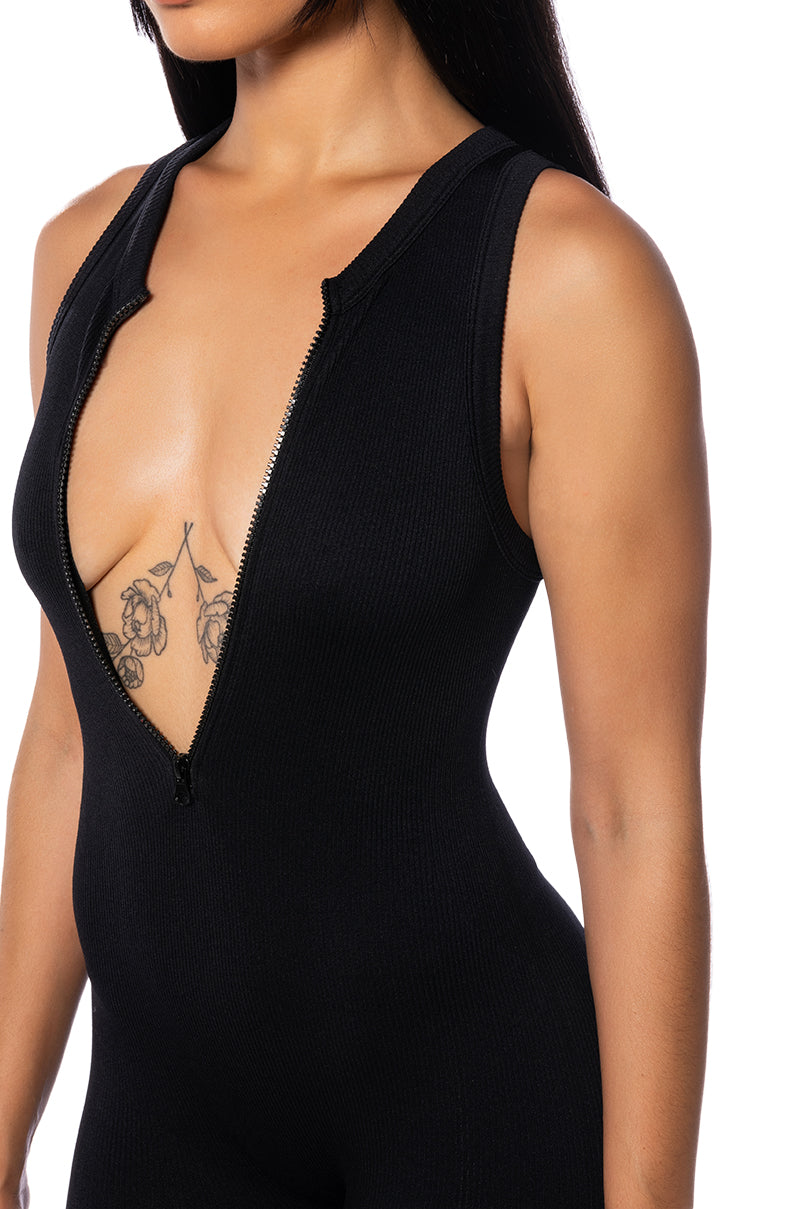 SLEEVELESS JUMPSUIT WITH ZIPPER
