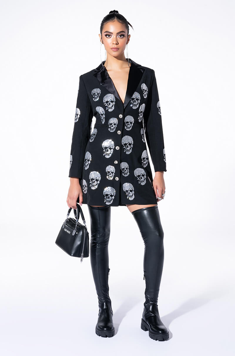 SERVING LOOKS IN THIS FASHION BLAZER WITH RHINESTONE SKULLS