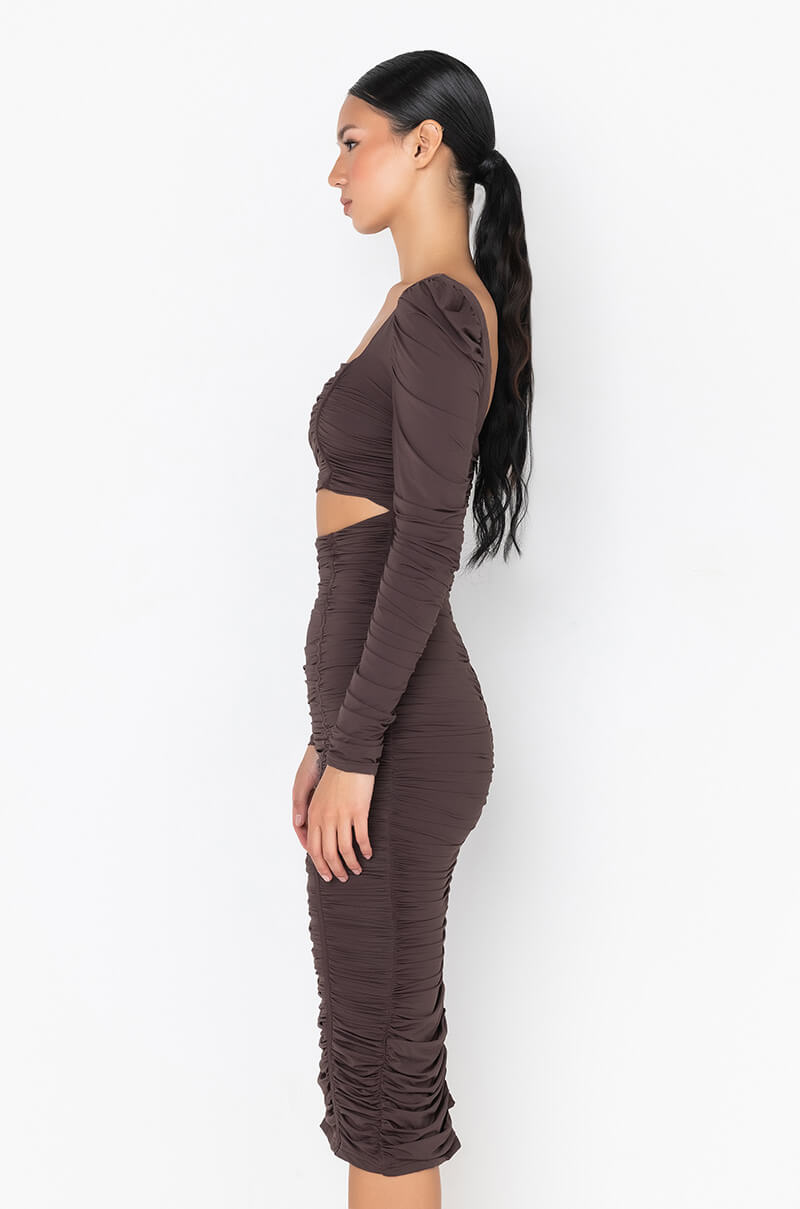 GOT THEM WONDERIN' LONG SLEEVE MIDI RUCHED DRESS