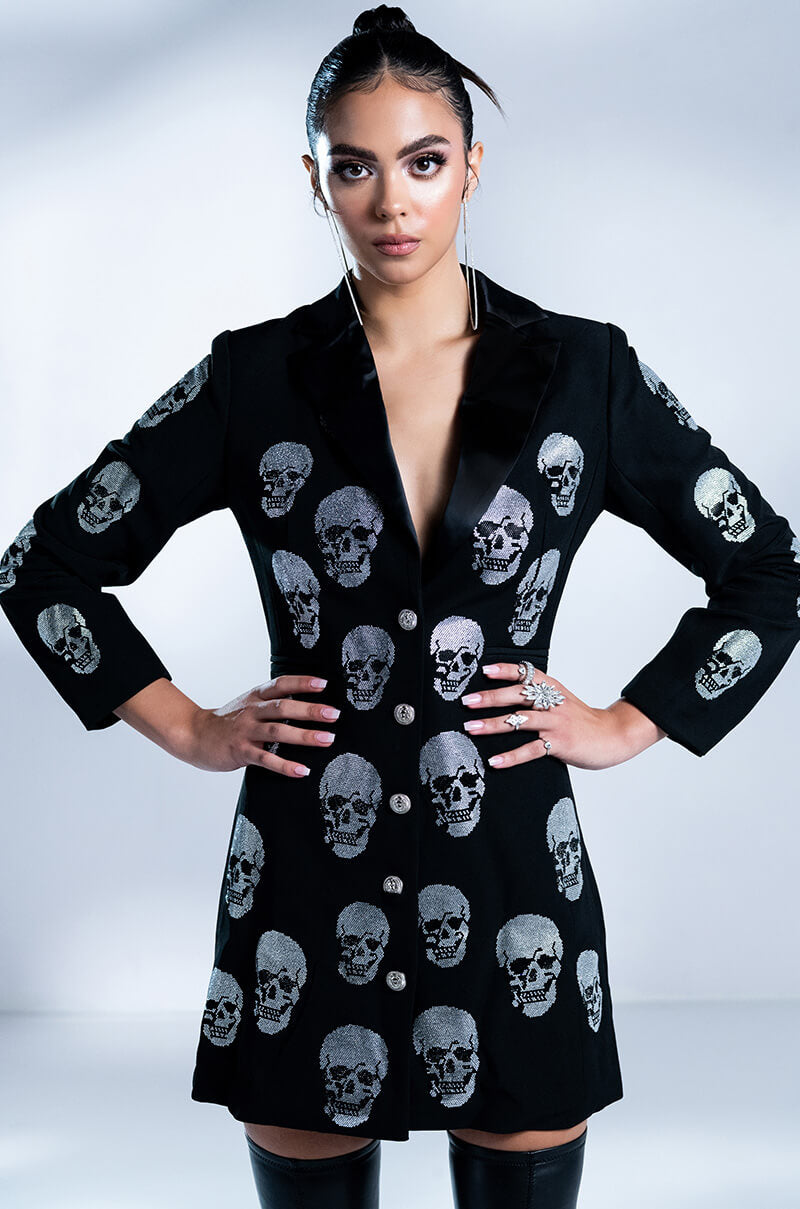 SERVING LOOKS IN THIS FASHION BLAZER WITH RHINESTONE SKULLS