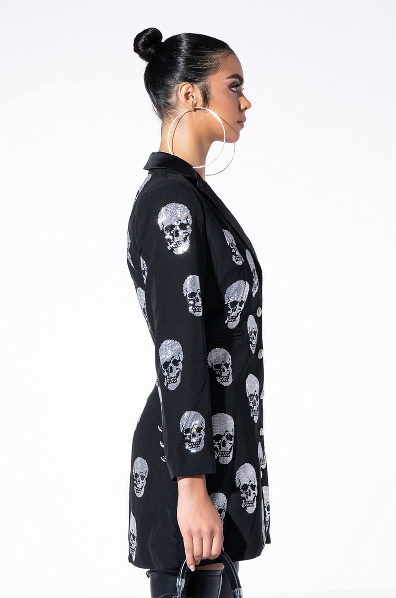 SERVING LOOKS IN THIS FASHION BLAZER WITH RHINESTONE SKULLS